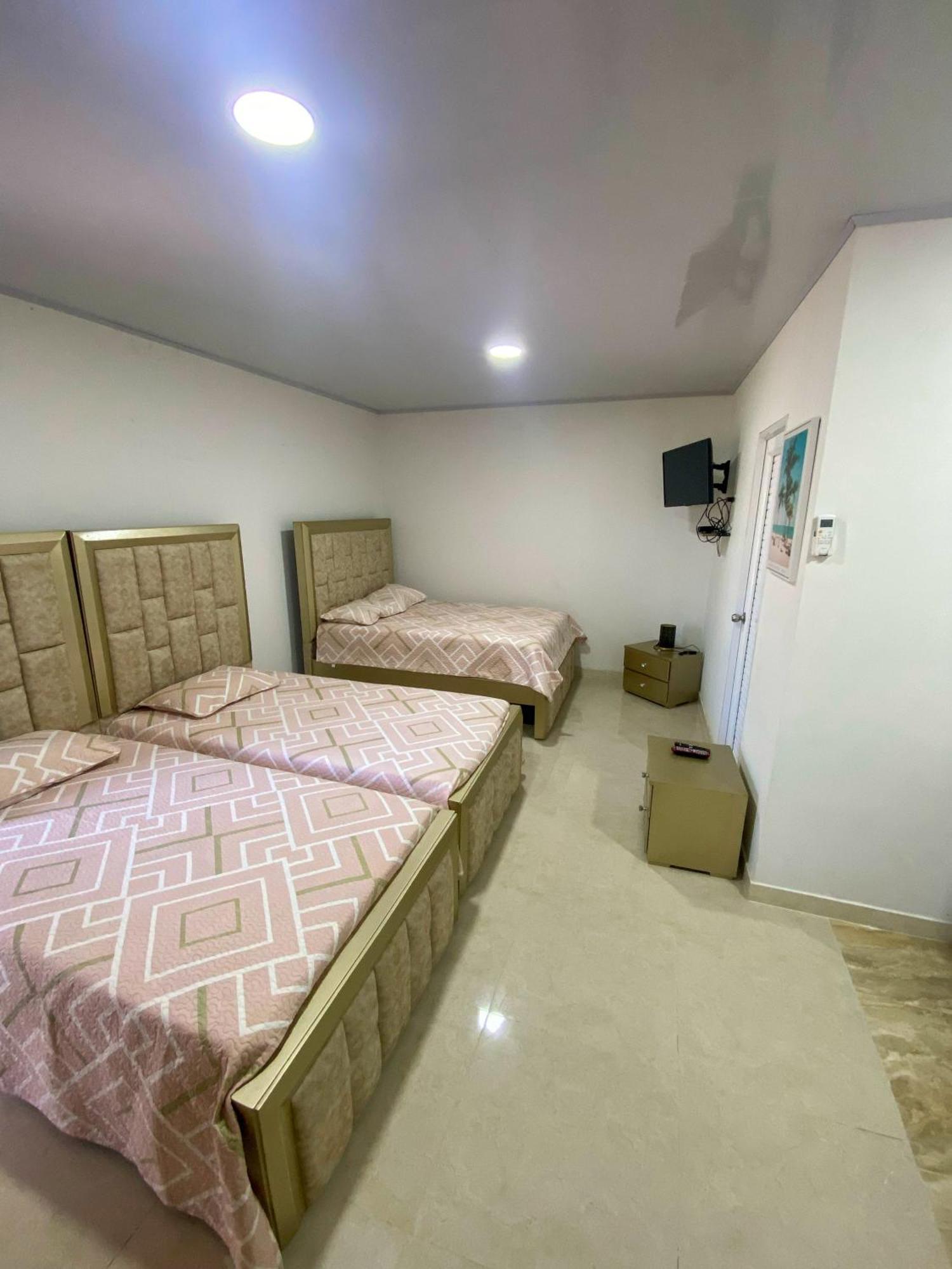 Apartment Three Cay Rocky Point