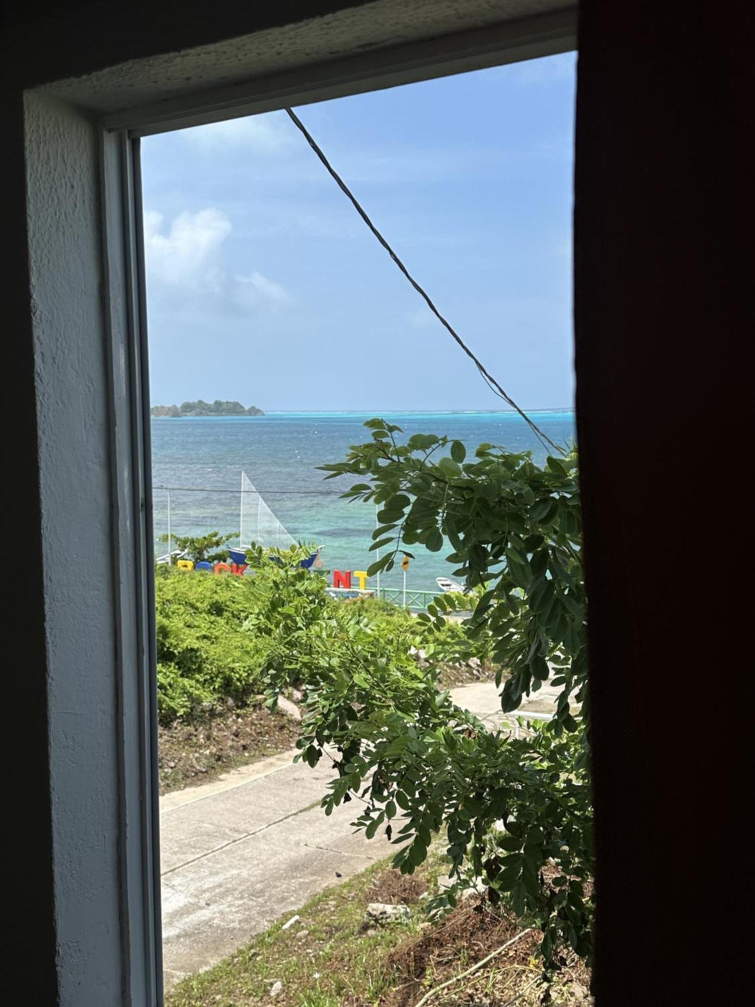 Three Cay Apartment *